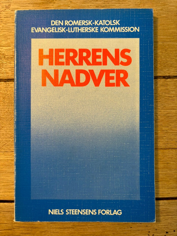 Herrens Nadver, Ruth Plum, emne: religion